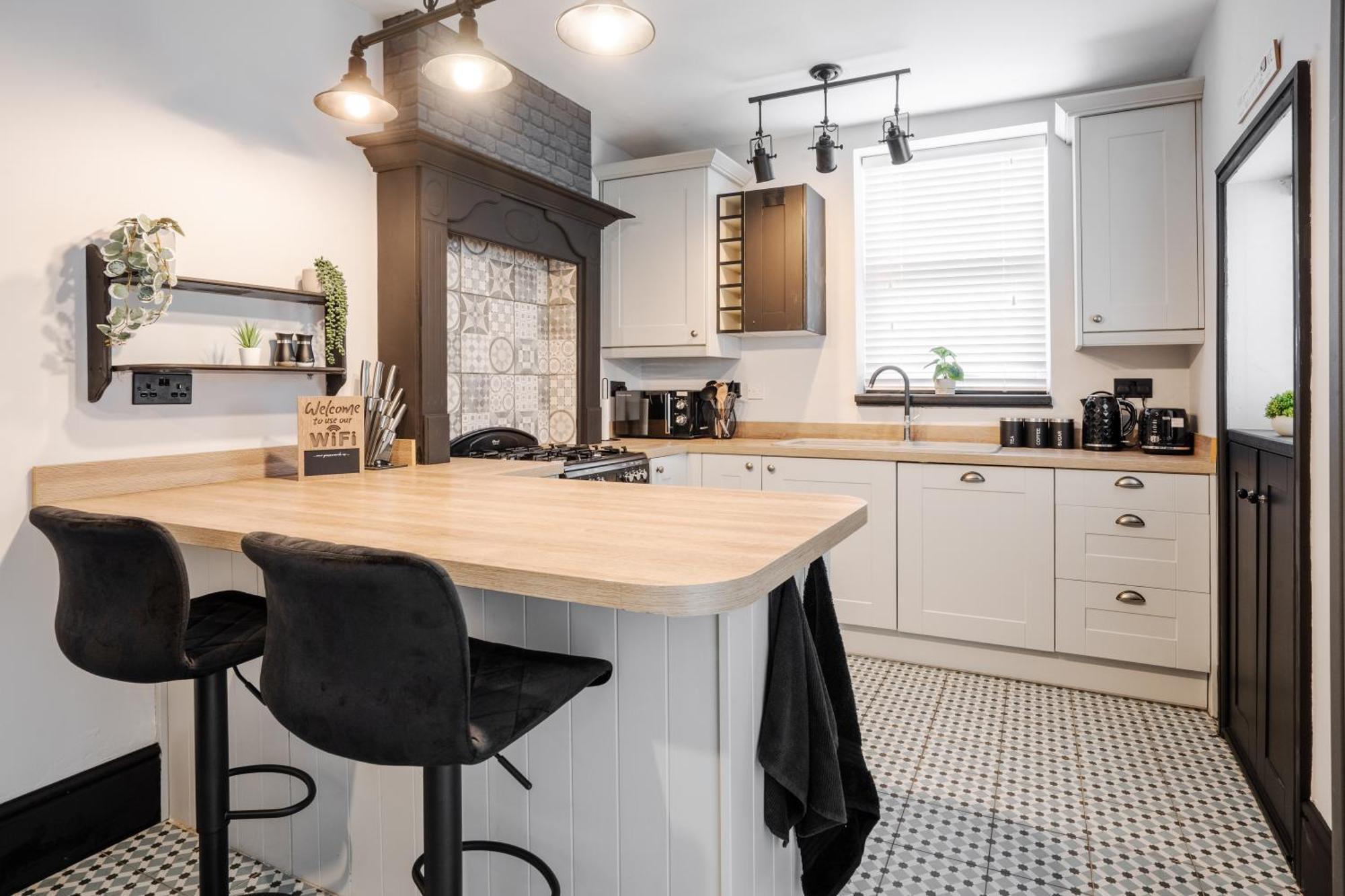 Swiss Haven - Spacious 3 Bedroom House Liverpool Exterior foto